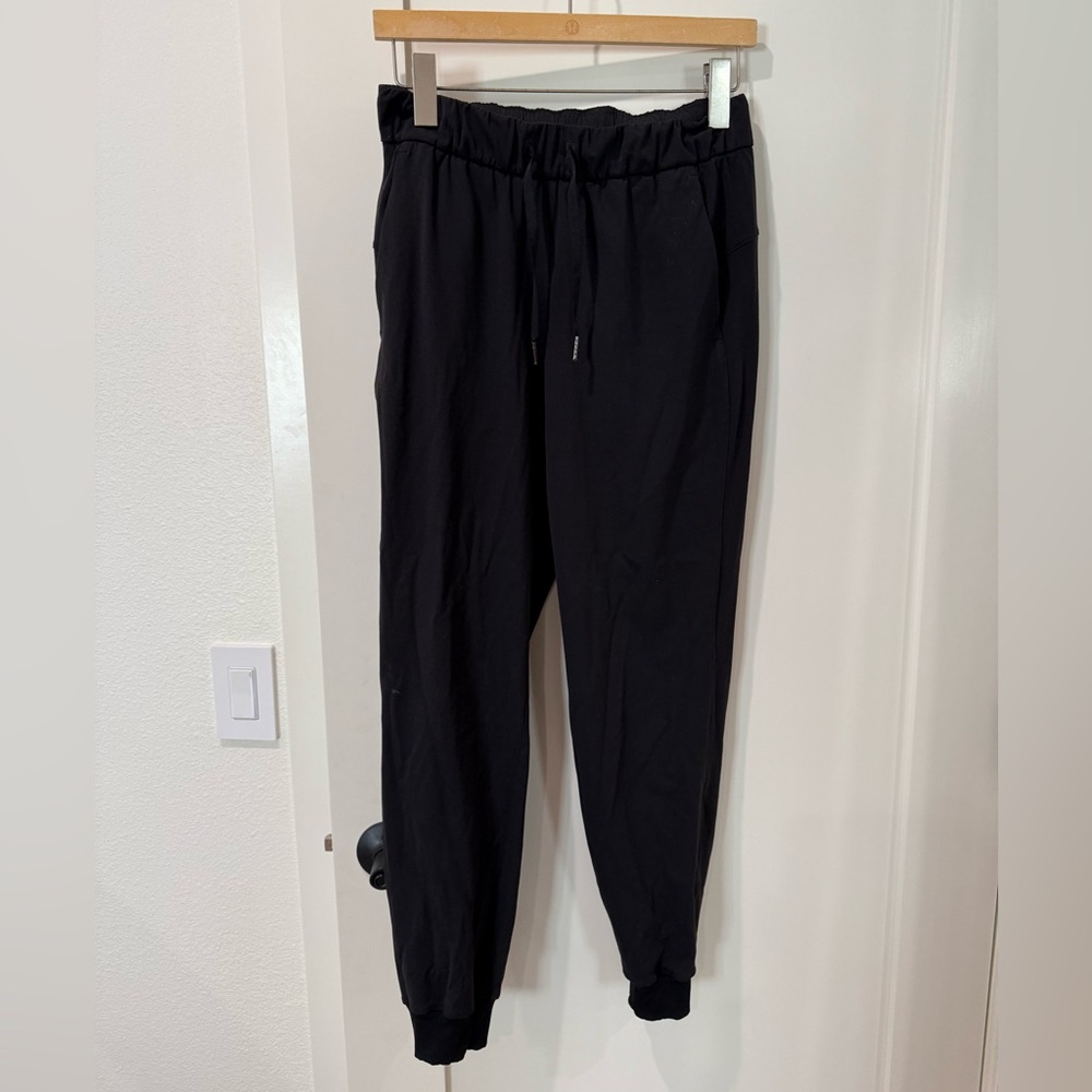 Lululemon joggers black